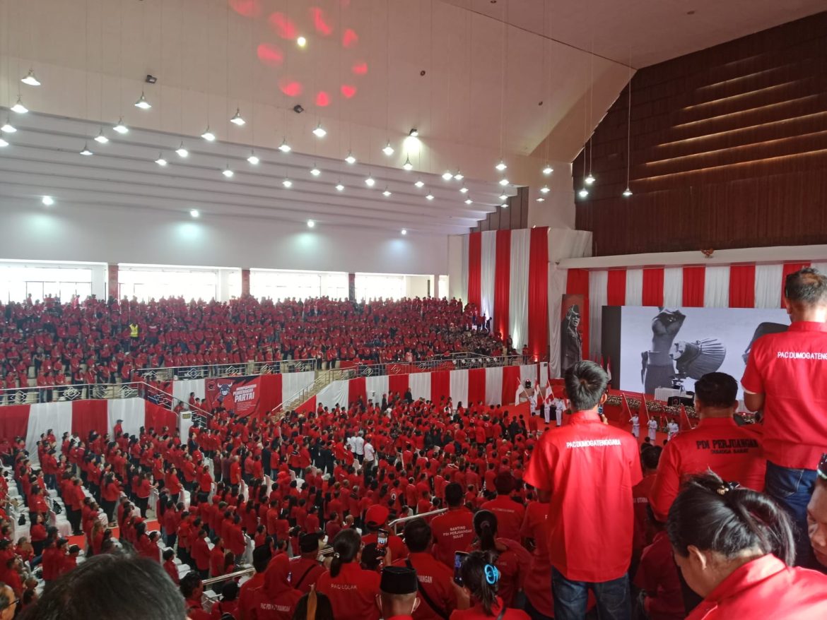 Gedung Wale Ne Tou Jadi Saksi, Megawati Soekarnoputri Disambut Ribuan Banteng se-Sulut dengan Antusias Membara