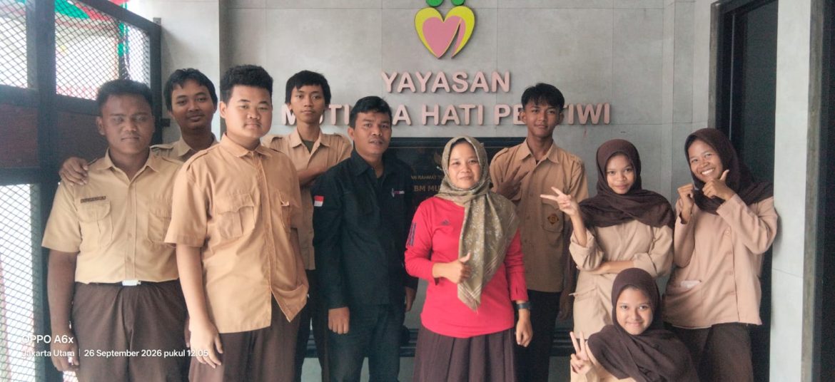 Kabid Budpar FWJ Indonesia Beri Pembekalan Jurnalistik kepada Jurnalis Cilik PKBM Mutiara Hati